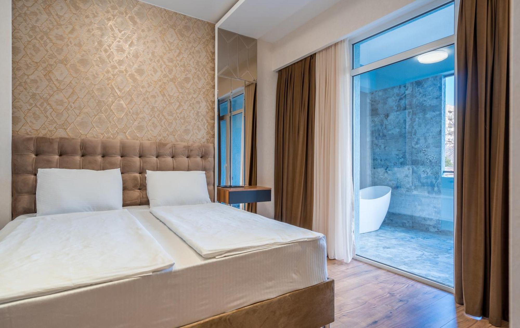 Olympus Hotel By Umbrella Tbilisi Exteriör bild